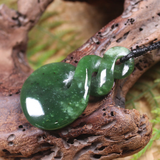 Twist carved from Kawakawa Pounamu - NZ Greenstone