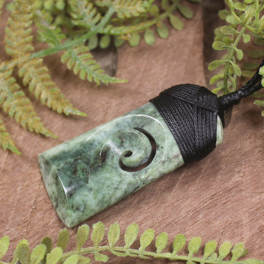 Hapopo Pounamu Toki with Koru - NZ Greenstone
