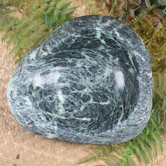 NZ Serpentine Bowl