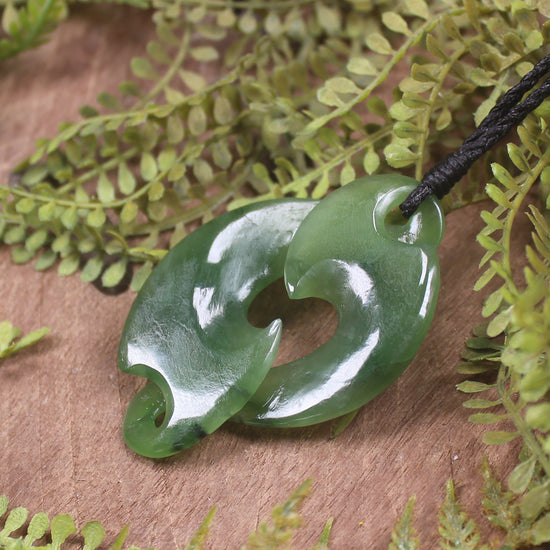 Twist or Pikorua carved from Hapopo Pounamu - NZ Greenstone
