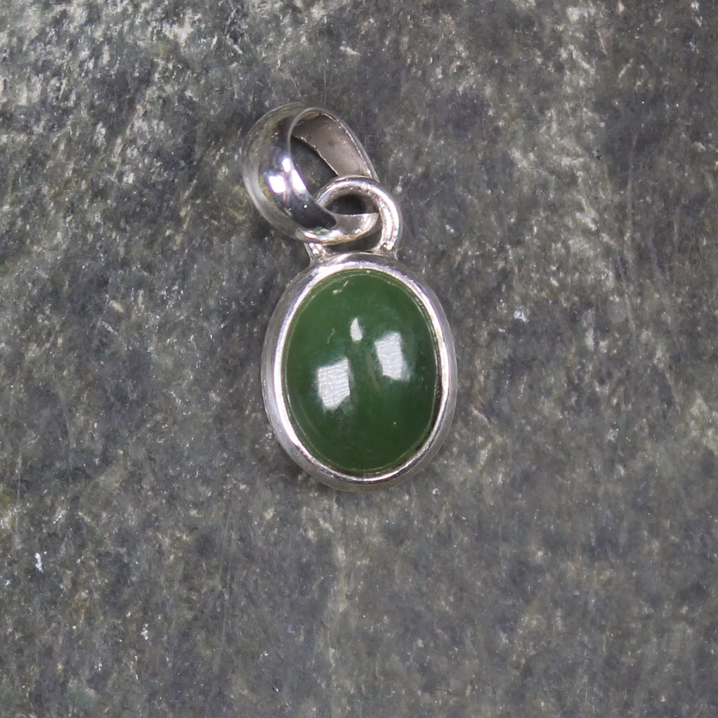 Kawakawa Pounamu pendant set in Sterling Silver - NZ Greenstone