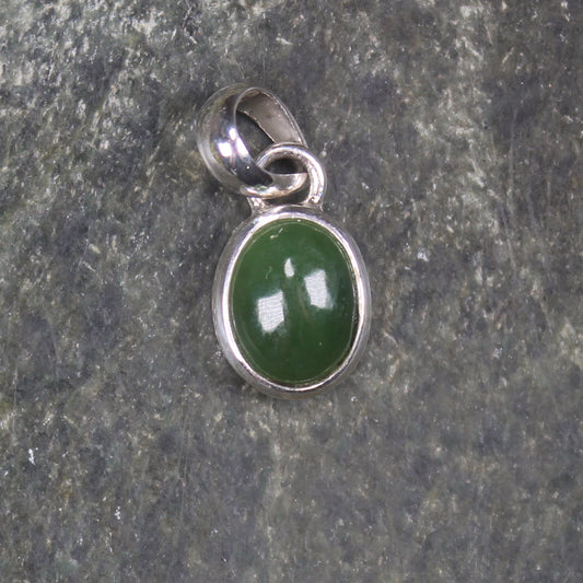 Kawakawa Pounamu pendant set in Sterling Silver - NZ Greenstone