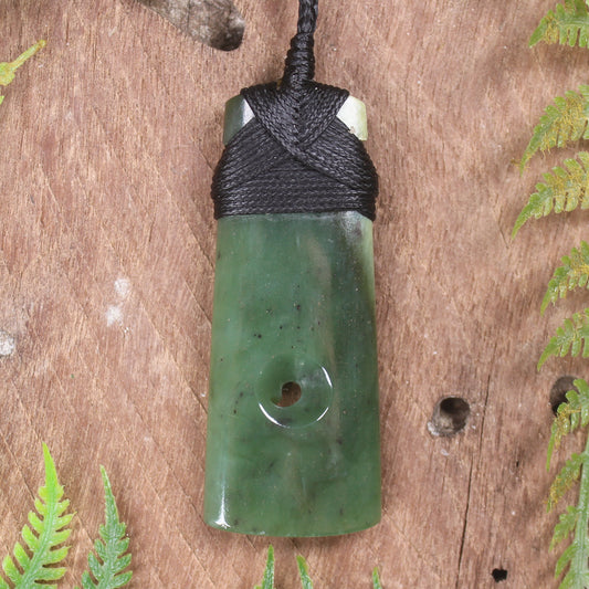 Hapopo Pounamu Toki with Koru