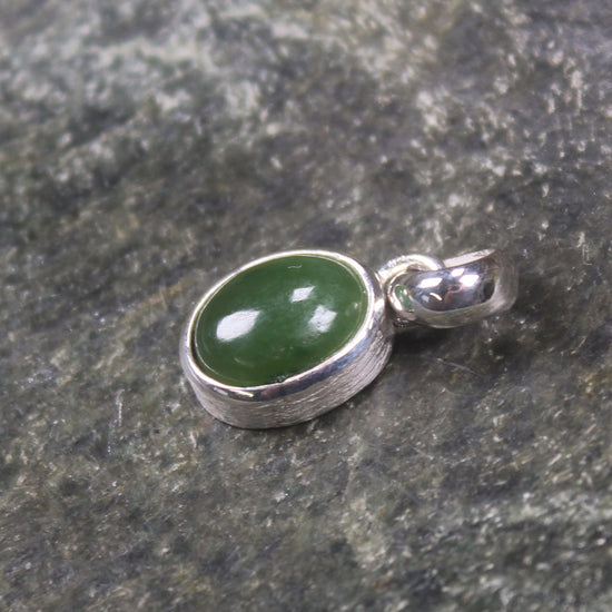 Kawakawa Pounamu pendant set in Sterling Silver - NZ Greenstone