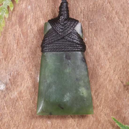 Hapopo Pounamu Toki - NZ Greenstone