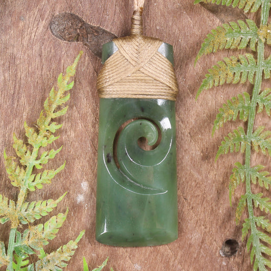Hapopo Pounamu Toki with Koru