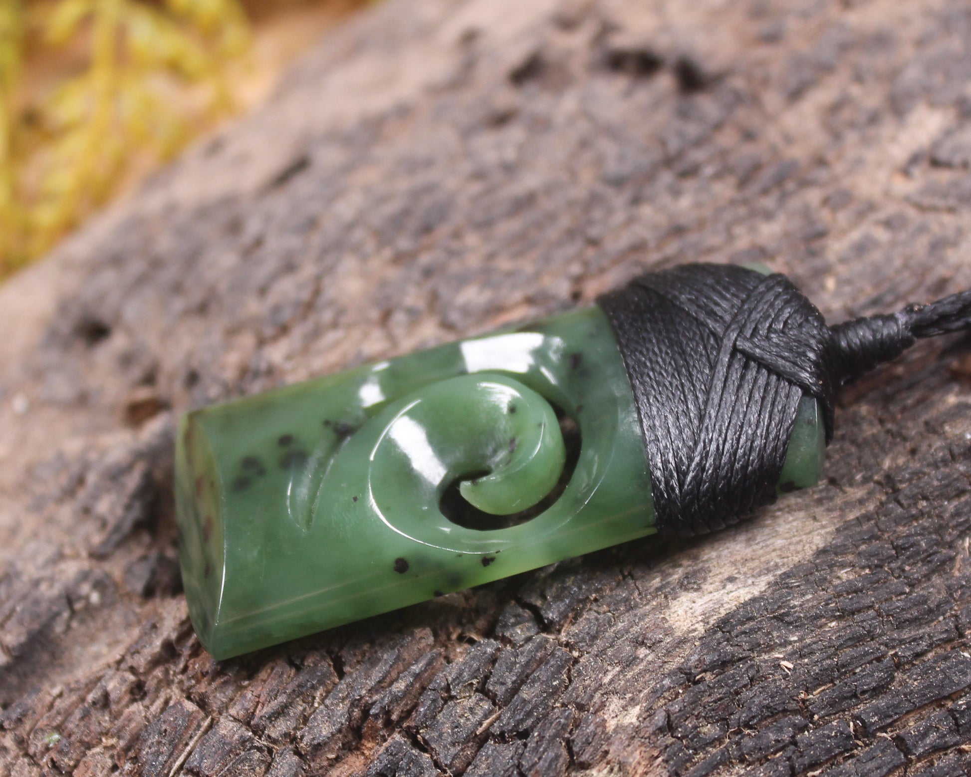 Hapopo Pounamu Toki with Koru