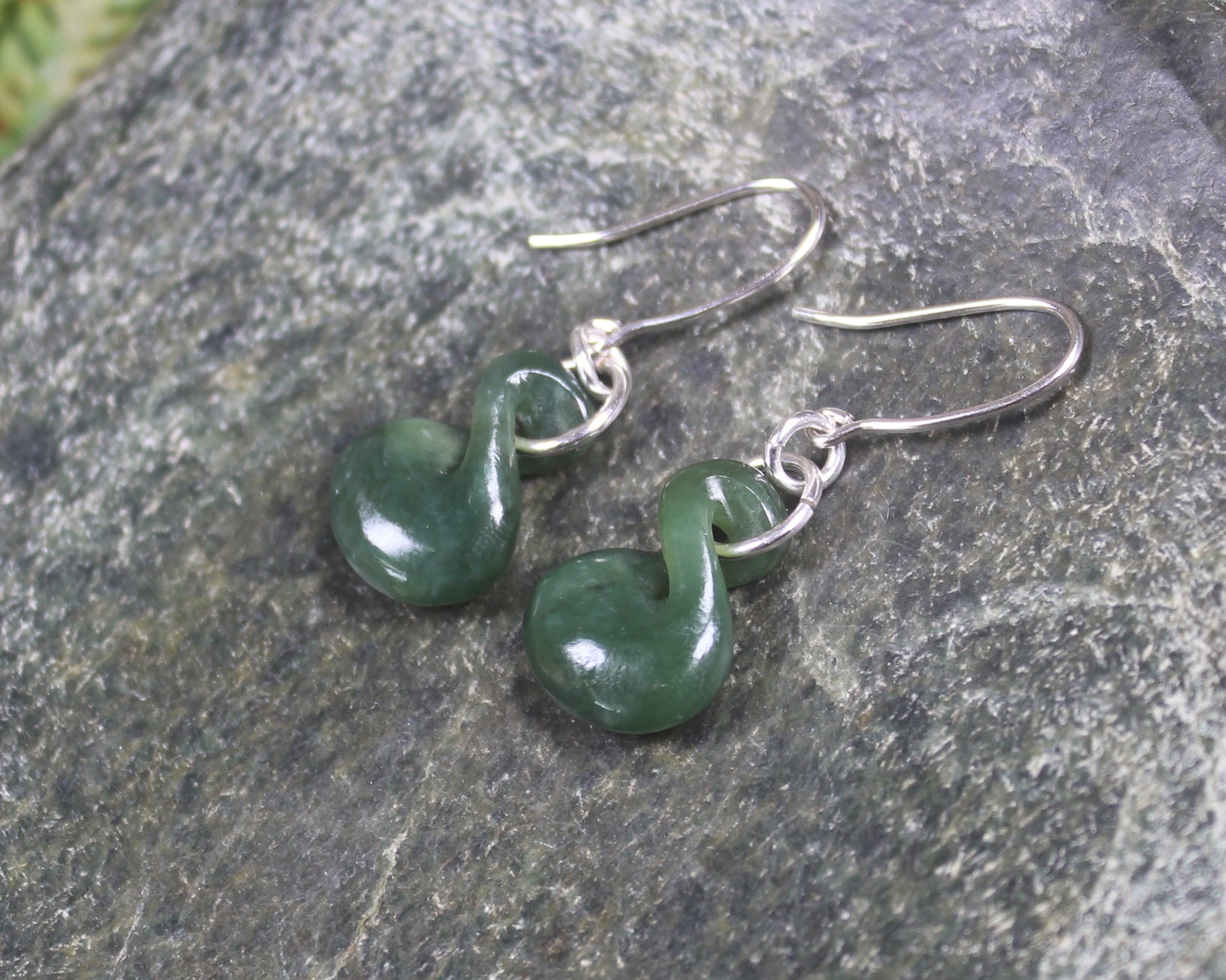 Twist Earrings carved from Hapopo Pounamu - NZ Greenstone