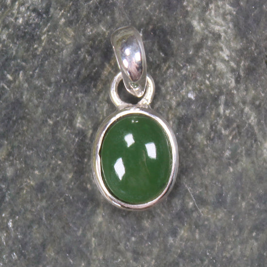 Kawakawa Pounamu pendant set in Sterling Silver - NZ Greenstone