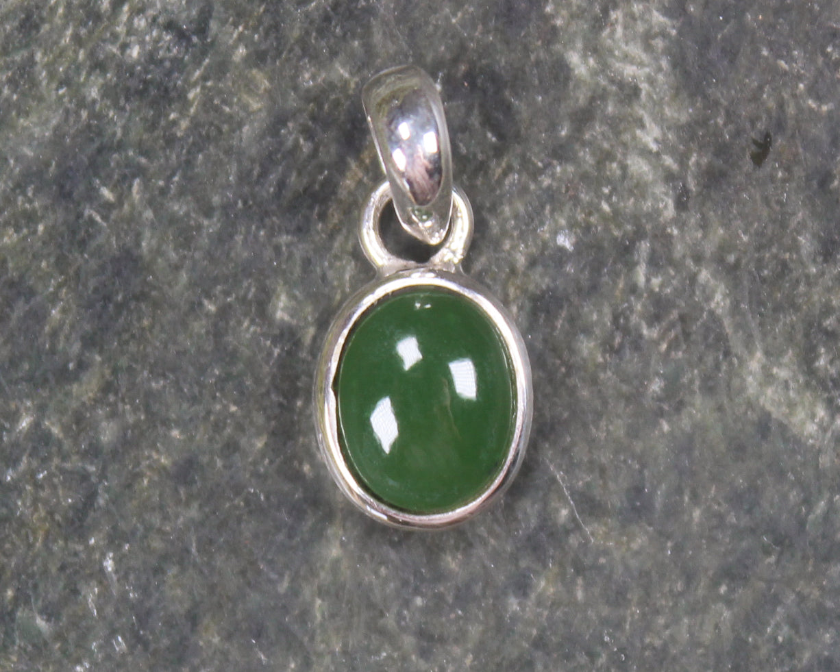 Kawakawa Pounamu pendant set in Sterling Silver - NZ Greenstone