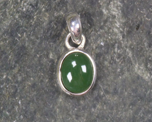 Kawakawa Pounamu pendant set in Sterling Silver - NZ Greenstone