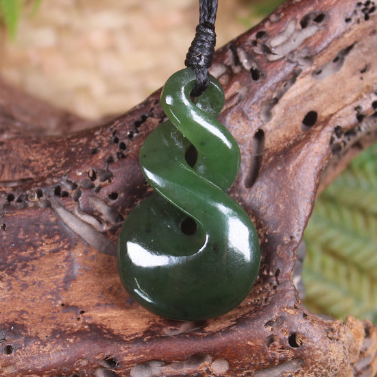 Twist carved from Kawakawa Pounamu - NZ Greenstone