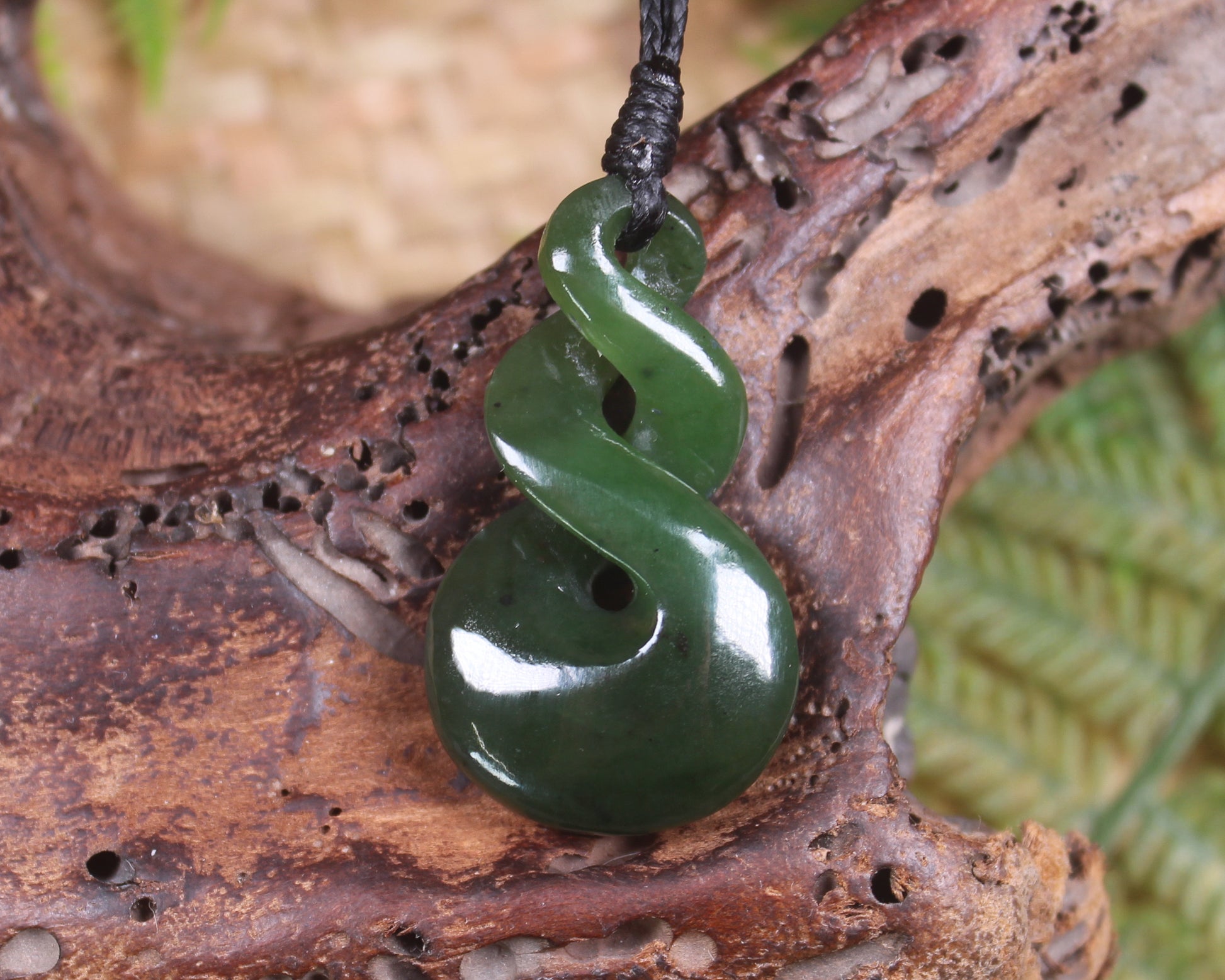 Twist carved from Kawakawa Pounamu - NZ Greenstone