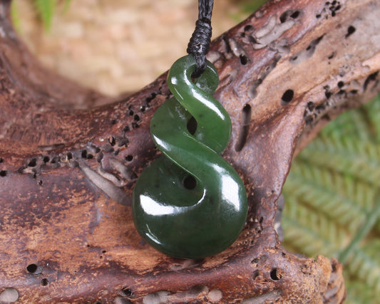 Twist carved from Kawakawa Pounamu - NZ Greenstone