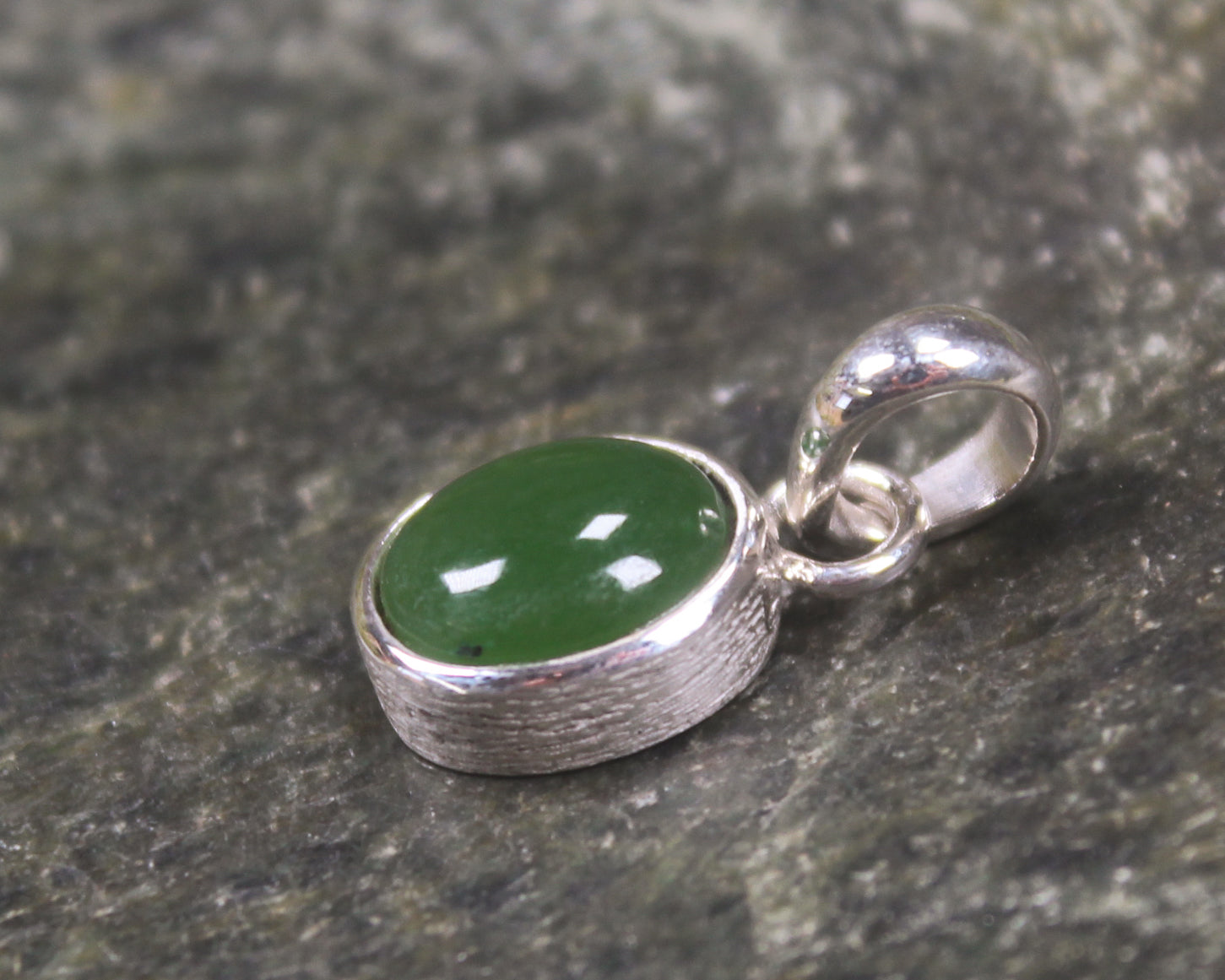 Kawakawa Pounamu pendant set in Sterling Silver - NZ Greenstone