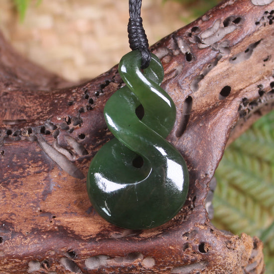 Twist carved from Kawakawa Pounamu - NZ Greenstone