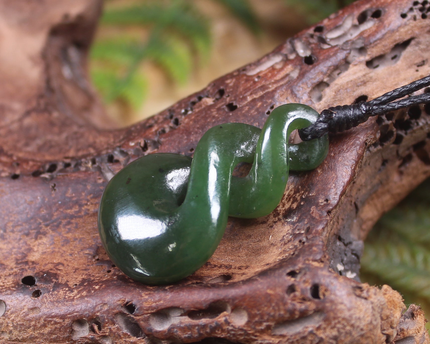 Twist carved from Kawakawa Pounamu - NZ Greenstone