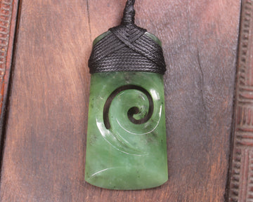 Hapopo Pounamu Toki with Koru