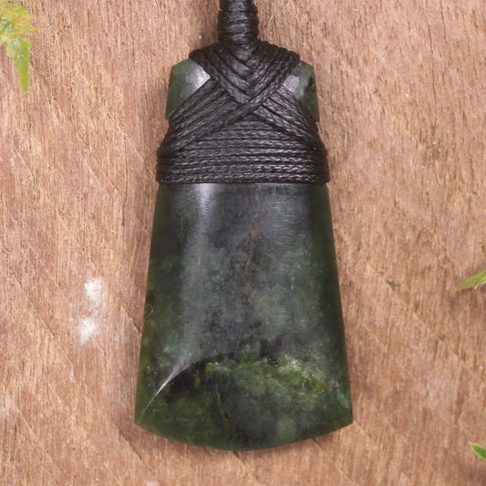 Kawakawa Pounamu Toki