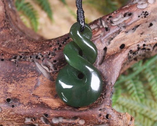 Twist carved from Kawakawa Pounamu - NZ Greenstone