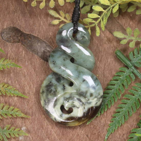 Twist or Pikorua carved from Flower Jade Pounamu - NZ Greenstone