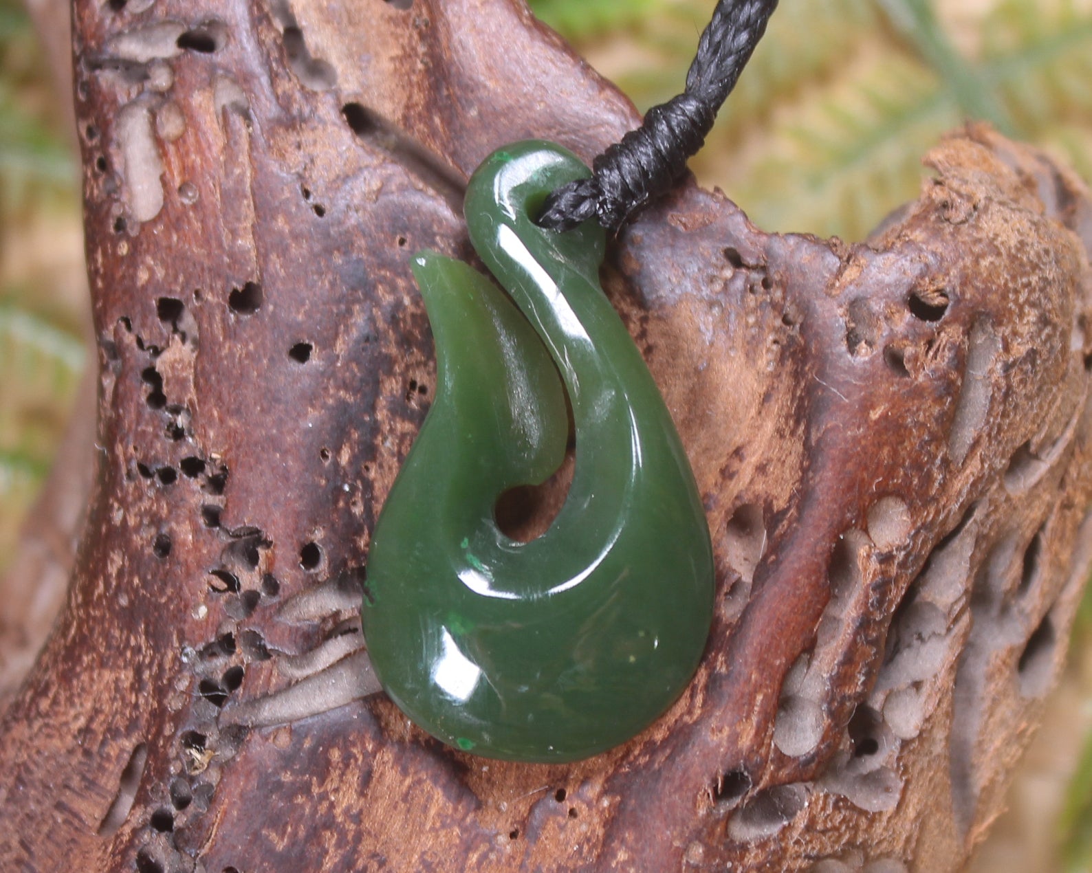 Hei Matau or Fish Hook carved from Kawakawa Pounamu - NZ Greenstone