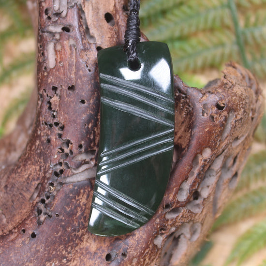 Taniwha Tooth or Niho carved from Kawakawa Pounamu - NZ Greenstone