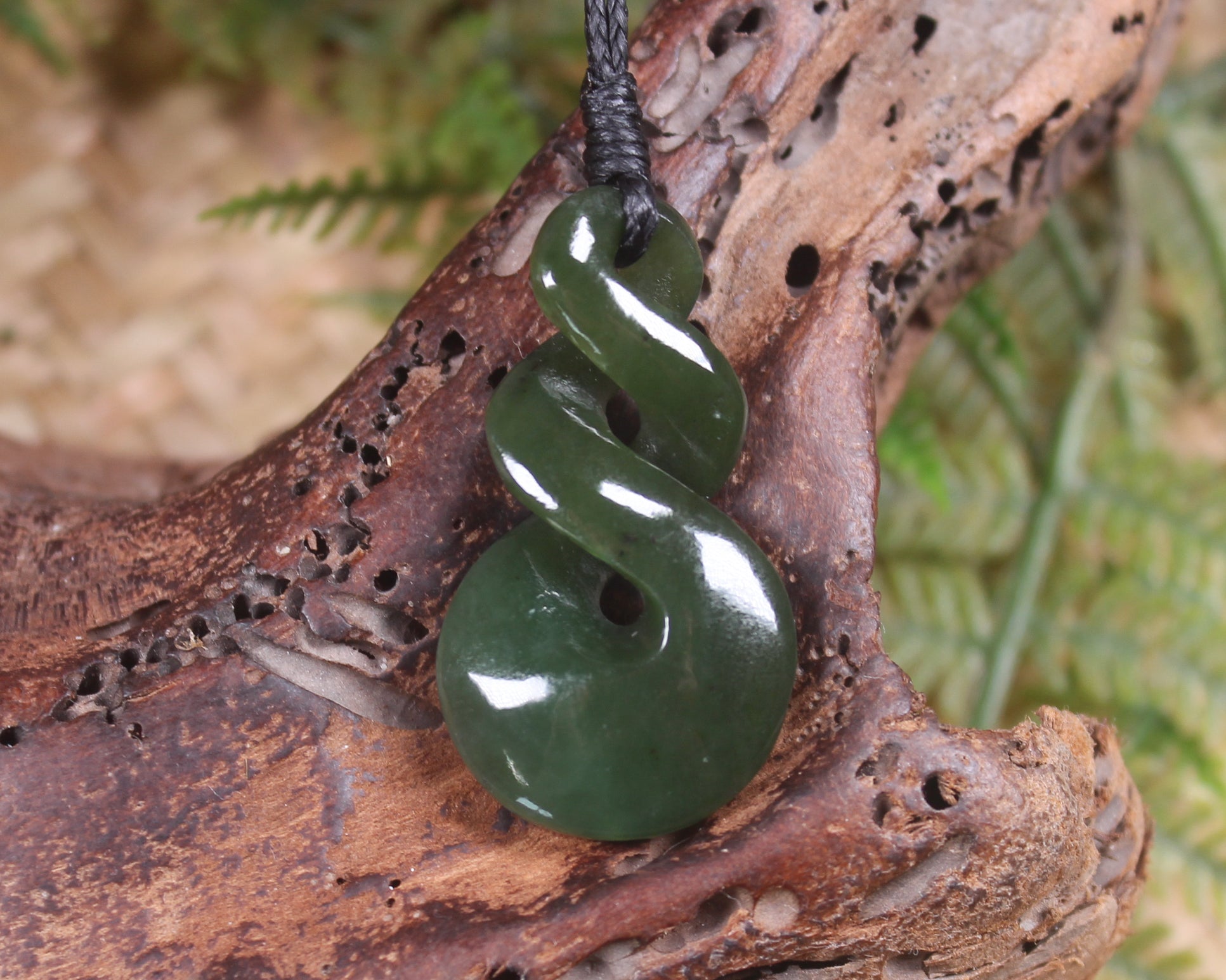 Twist carved from Kawakawa Pounamu - NZ Greenstone