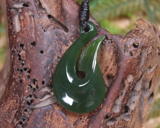 Hei Matau or Fish Hook carved from Kawakawa Pounamu - NZ Greenstone