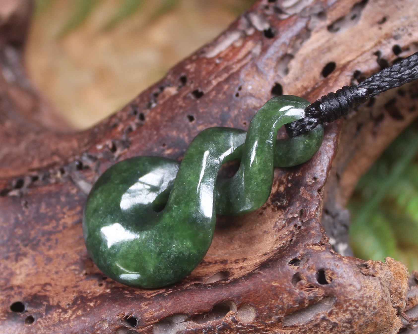 Twist carved from Kawakawa Pounamu - NZ Greenstone