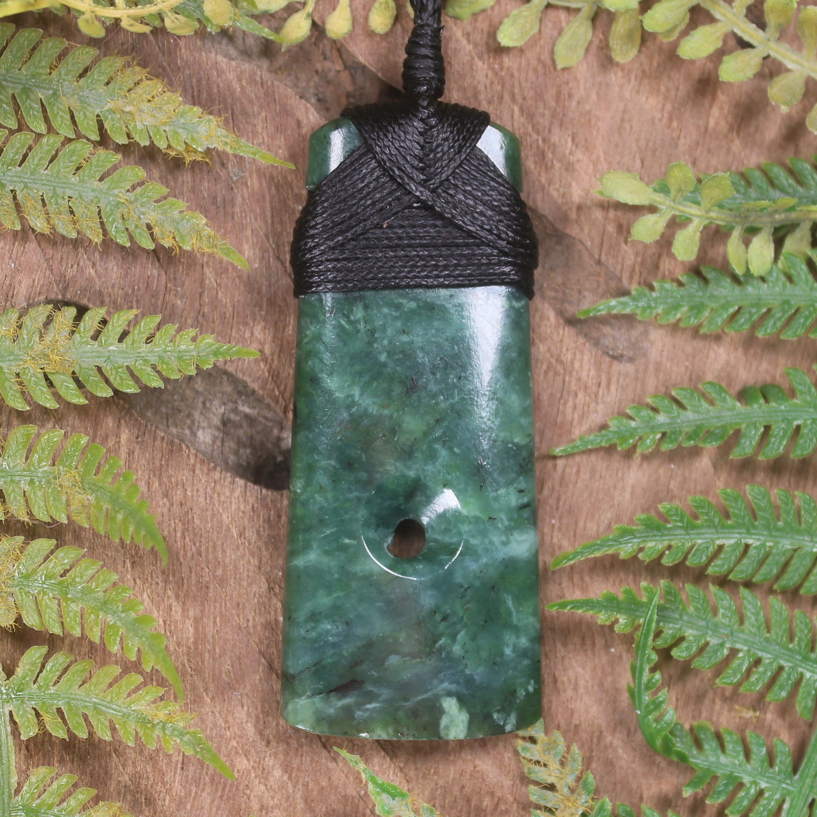 Kawakawa Pounamu Toki with Koru