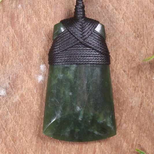 Kawakawa Pounamu Toki
