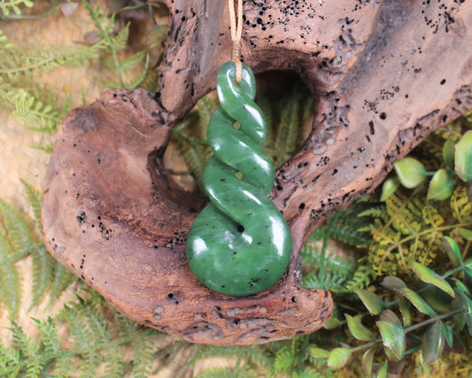 Twist or Pikorua carved from Hapopo Pounamu - NZ Greenstone