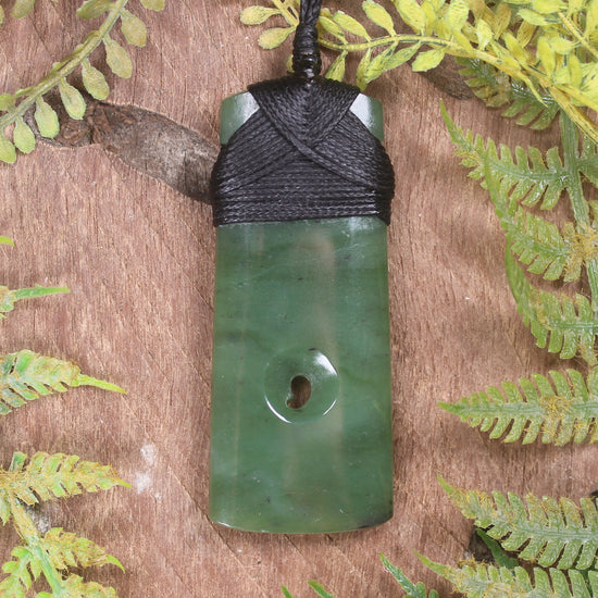 Hapopo Pounamu Toki with Koru