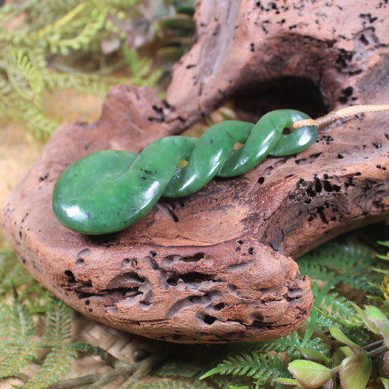 Twist or Pikorua carved from Hapopo Pounamu - NZ Greenstone