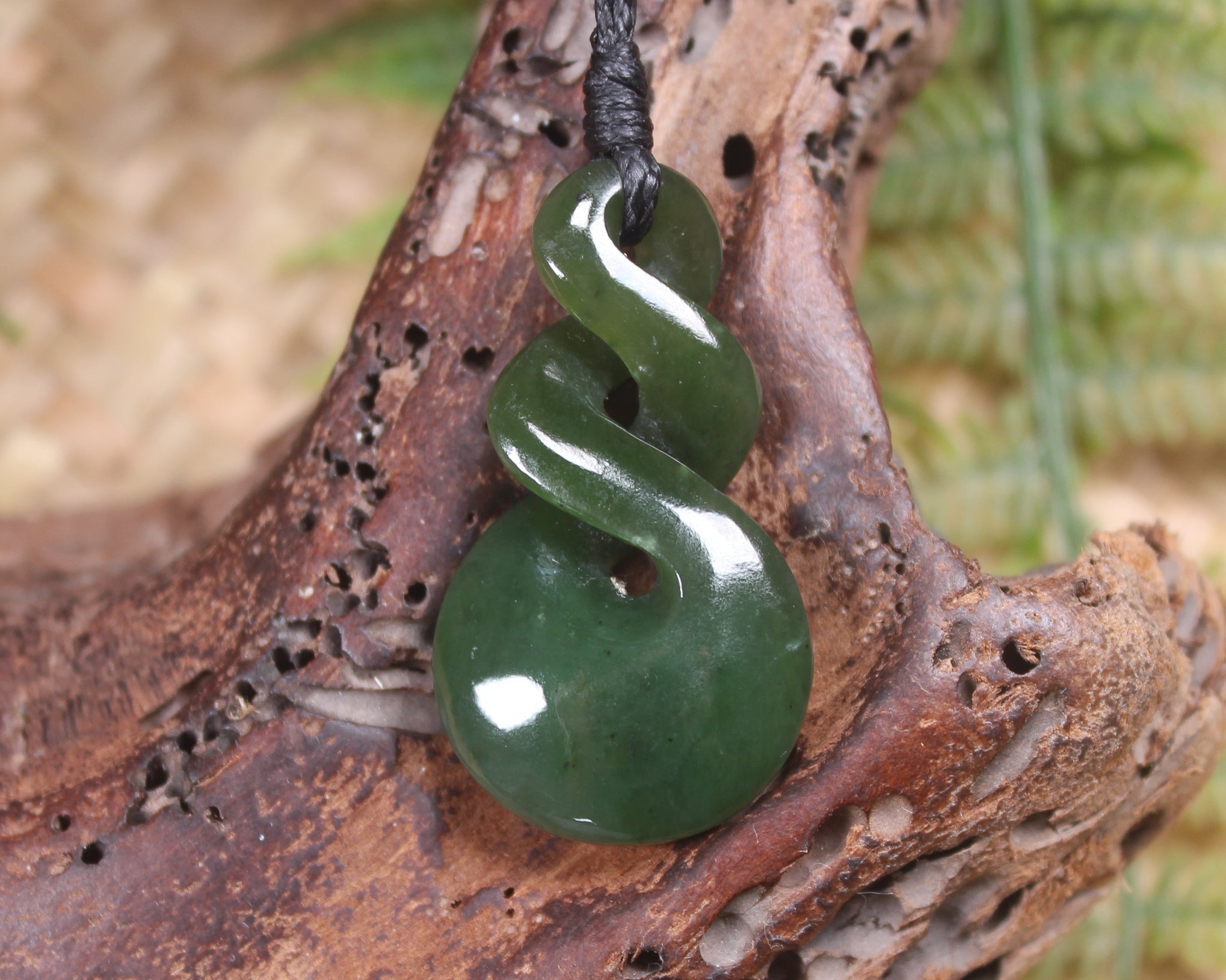 Twist carved from Kawakawa Pounamu - NZ Greenstone