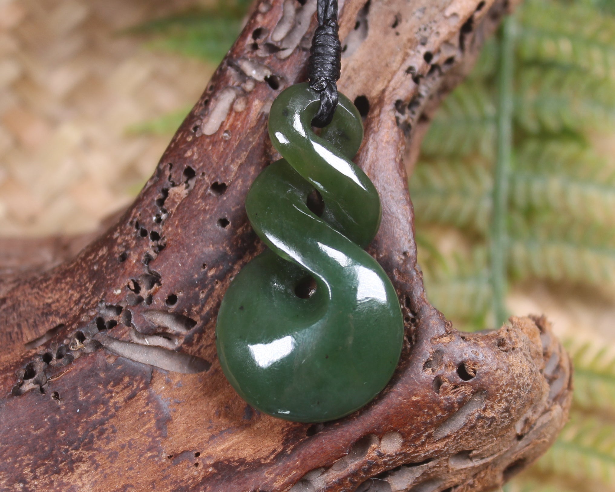 Twist carved from Kawakawa Pounamu - NZ Greenstone