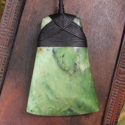 Hapopo Pounamu Toki - NZ Greenstone