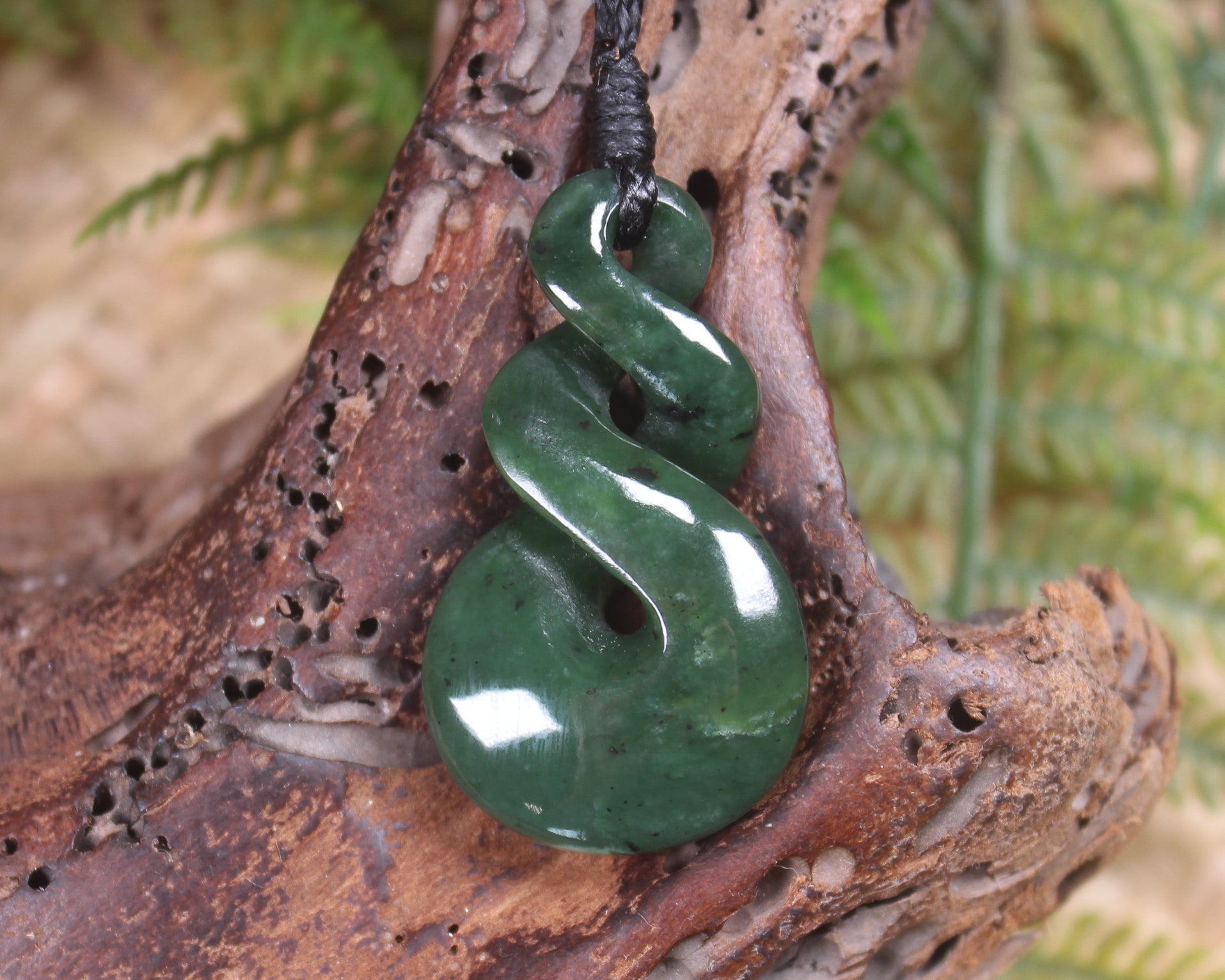 Twist carved from Kawakawa Pounamu - NZ Greenstone