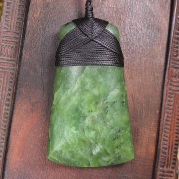 Hapopo Pounamu Toki - NZ Greenstone