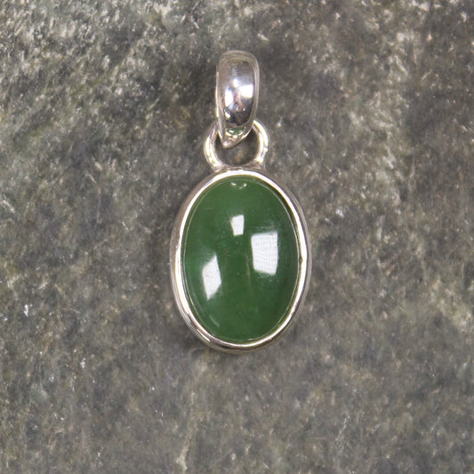 Kawakawa Pounamu pendant set in Sterling Silver - NZ Greenstone