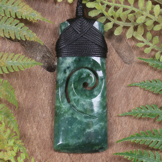 Kawakawa Pounamu Toki with Koru