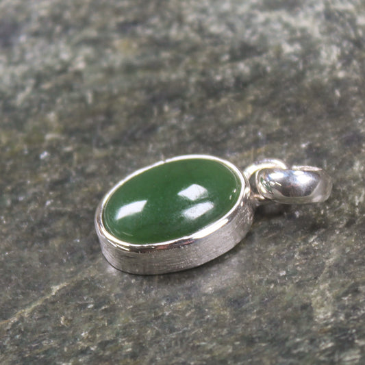 Kawakawa Pounamu pendant set in Sterling Silver - NZ Greenstone
