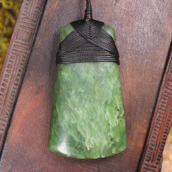 Hapopo Pounamu Toki - NZ Greenstone