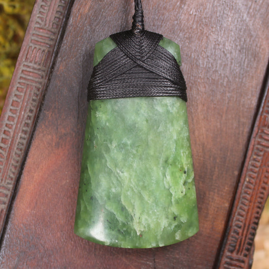 Hapopo Pounamu Toki - NZ Greenstone