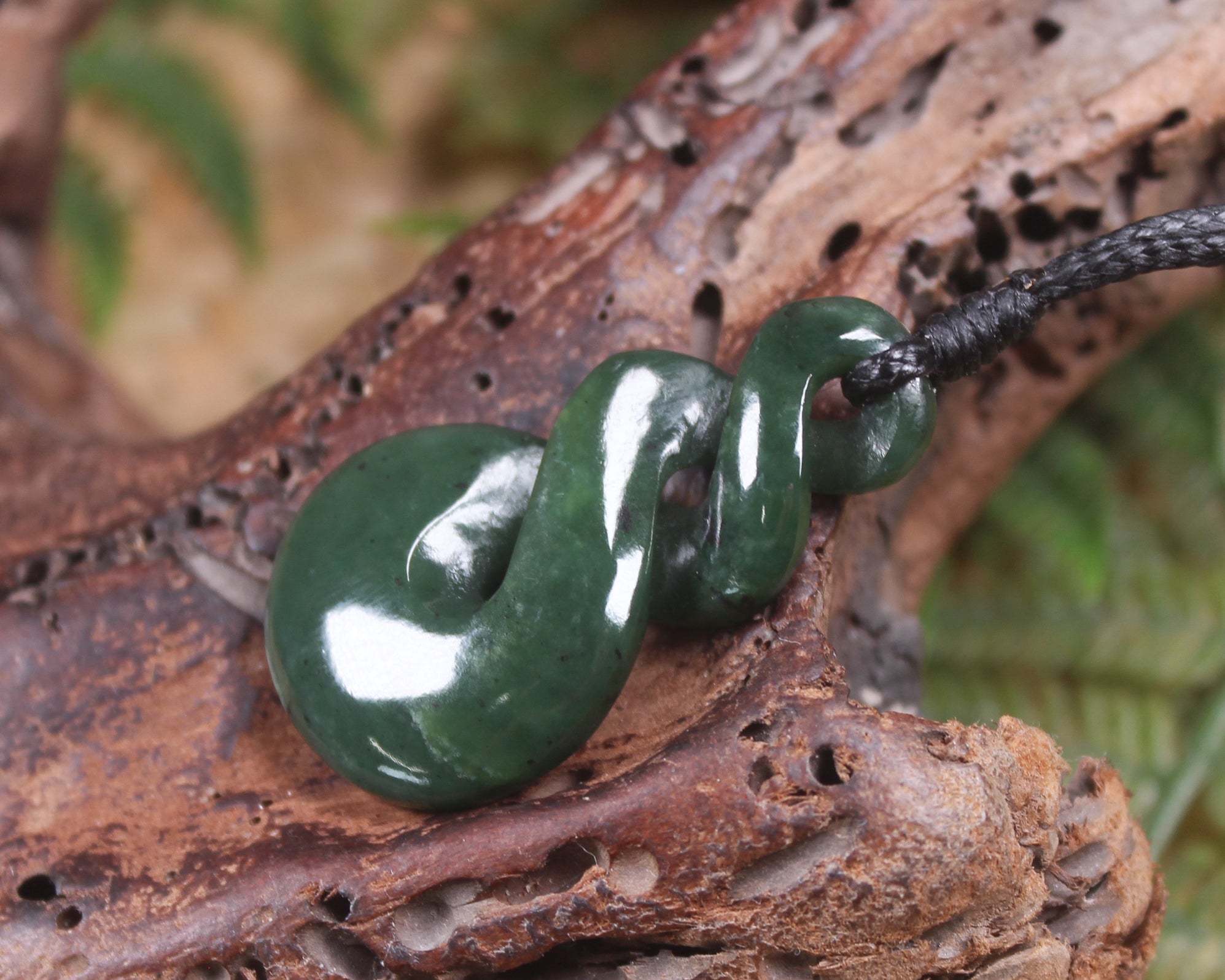 Twist carved from Kawakawa Pounamu - NZ Greenstone