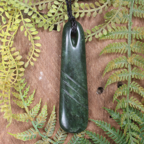Kawakawa Pounamu Roimata Pendant - NZ Greenstone