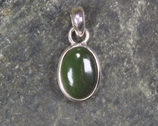 Kawakawa Pounamu pendant set in Sterling Silver - NZ Greenstone