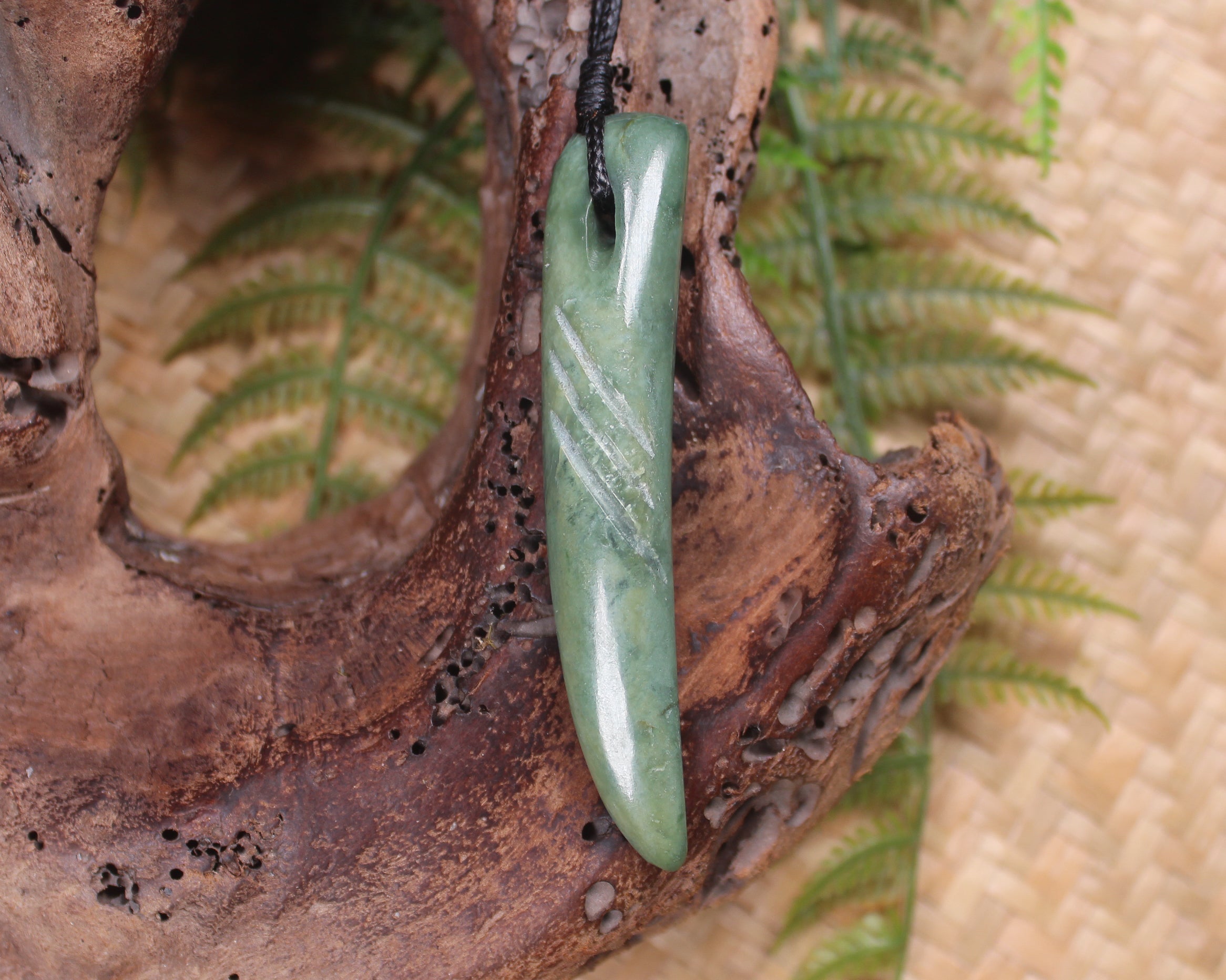 Taniwha Tooth or Niho carved from Kawakawa Pounamu - NZ Greenstone