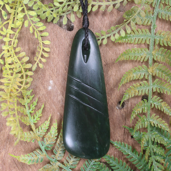 Kawakawa Pounamu Toki 